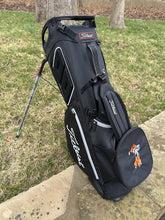 Load image into Gallery viewer, Titleist Hybrid 14 Bag Swinging Pete
